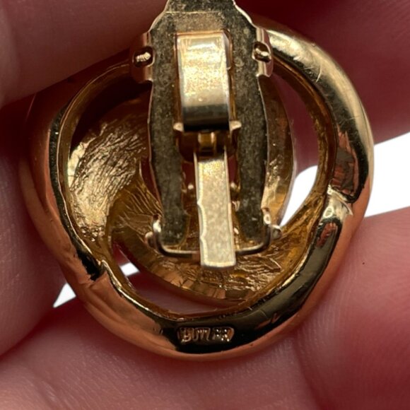 Vintage BUTLER Rhinestone Pave and Enamel Knot Gold Tone Clip on Earrings - Picture 7 of 9